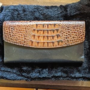Brahmin wallet